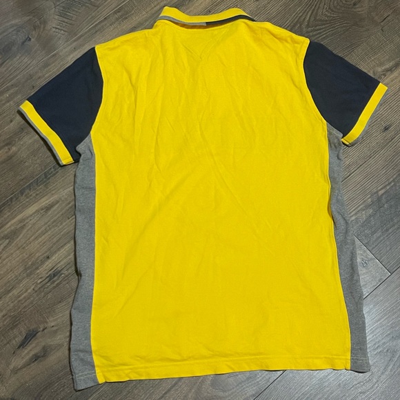 TOMMY HILFIGER Vintage 90s T-shirt Classic Men's Small Polo Short Sleeve Logo - Picture 2 of 2